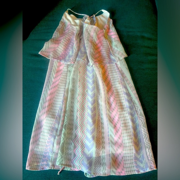 πMulti-Colored Sleeveless Aztec Mini Dress w/ Tie Back (size M)π - Picture 13 of 13